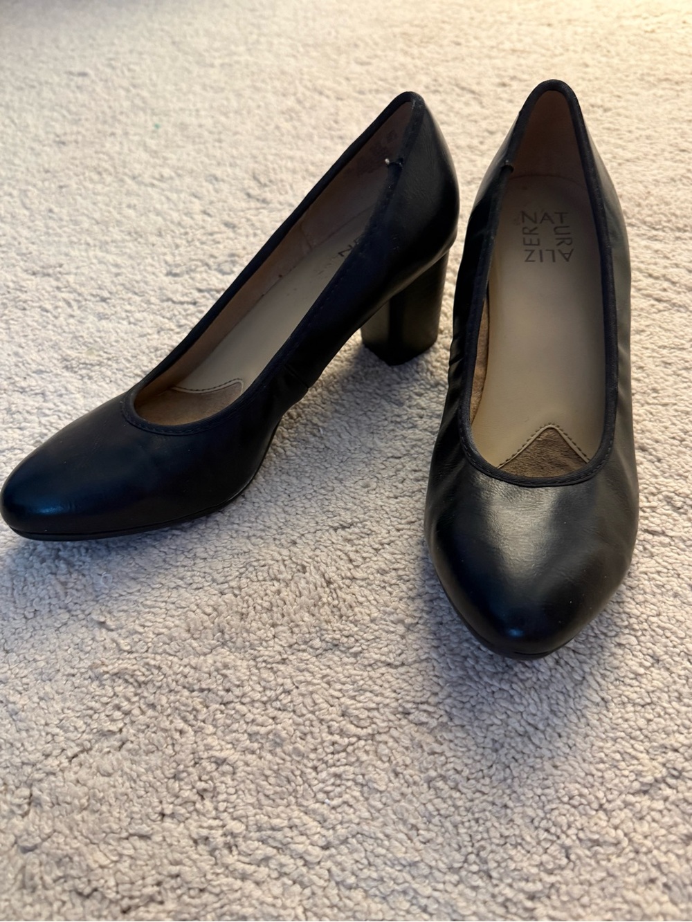 Naturalizer Black Rounded Toe Leather Block Heels
